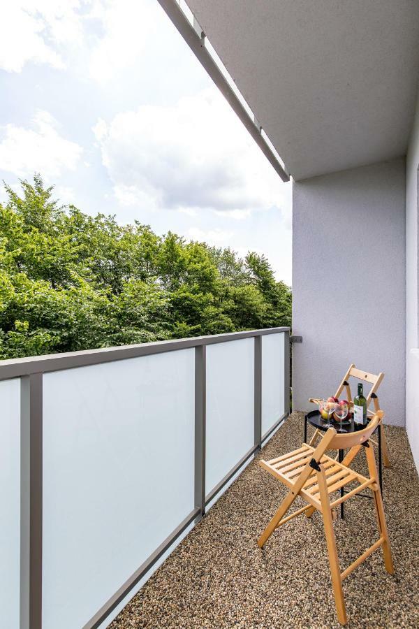 One-Bedroom Apartment Balcony,1765422956:JPEG